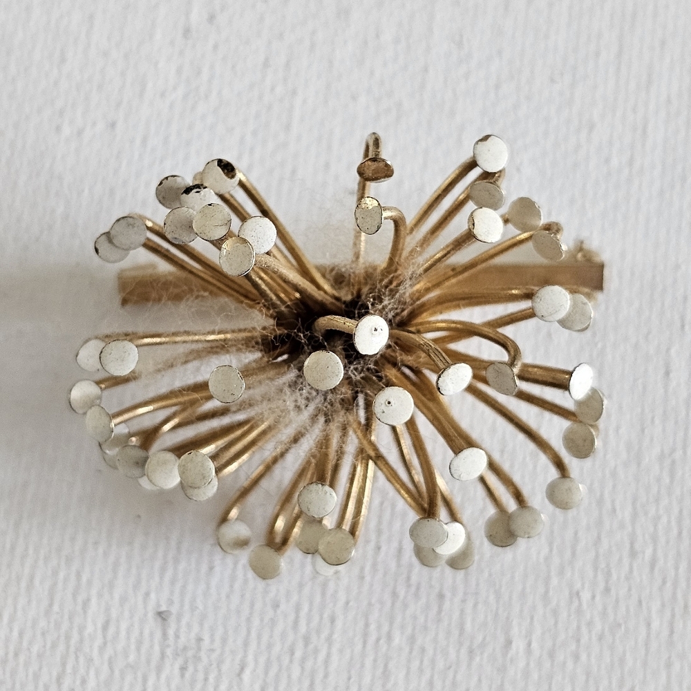 Vintage Gold Tone Spike Floral Design Brooch Pin